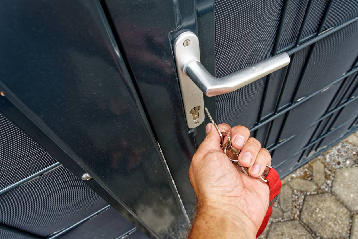 ᐅ Comment transformer un portail électrique en manuel
