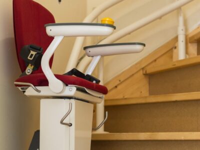 Pourquoi faire poser un monte-escalier dans sa maison ?